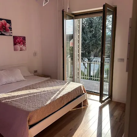 Bed & Breakfast Serangi - Il Piacere Di Sentirsi A Casa